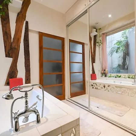 Spacious In Daire Paris