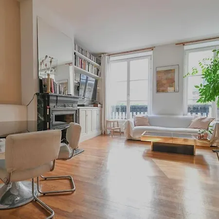 Spacious In Daire Paris