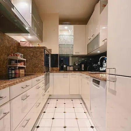 Appartement Spacious In *