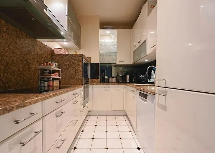 Appartement Spacious In *